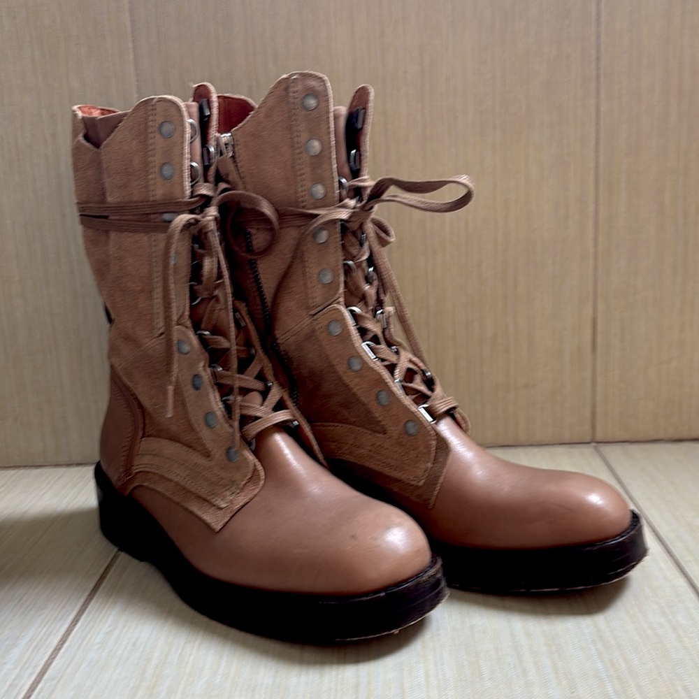 Free People Jesse Lace Up Combat boots nearly new sz 8